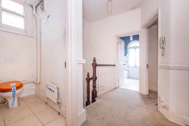27, Cedars Road, London photo 3