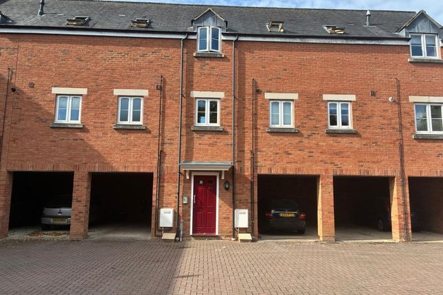 2-bed flat on 6 Vinescroft Staverton, Trowbridge, £95,000