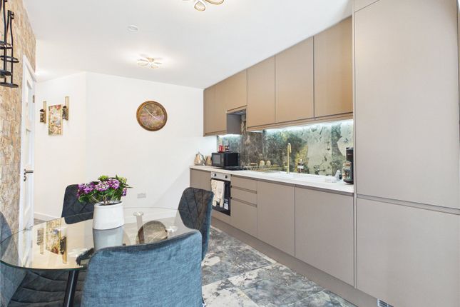 Flat 20, Hillview,, South Lodge Avenue, Mitcham photo 3