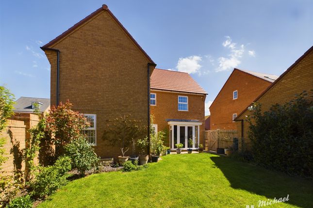 Detached house for sale in Babbage Grove, Leighton Buzzard, Bedfordshire