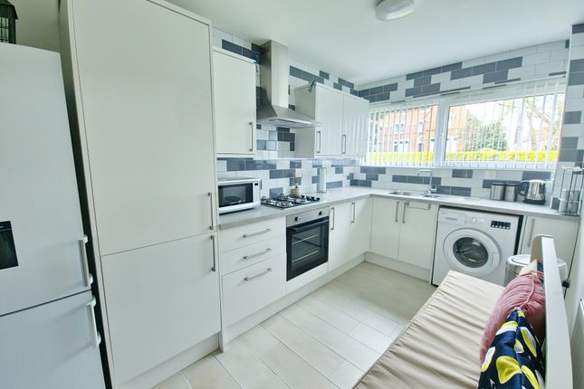 Flat for sale in Cliftonville Court, Abington, Northampton