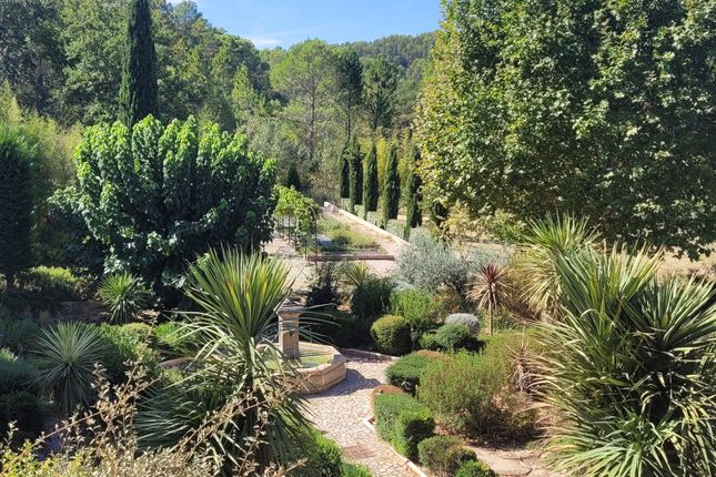 Hotel/guest house for sale in Villecroze, Var Countryside (Fayence, Lorgues, Cotignac), Provence - Var