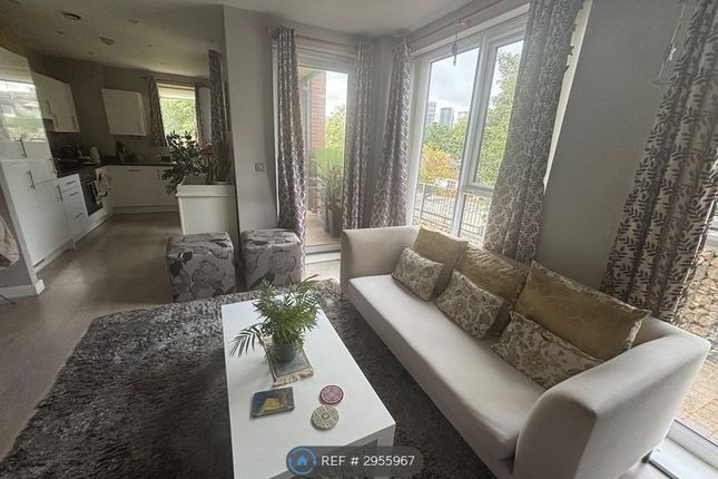 Flat, Smith House Matthews Close, Wembley photo 2