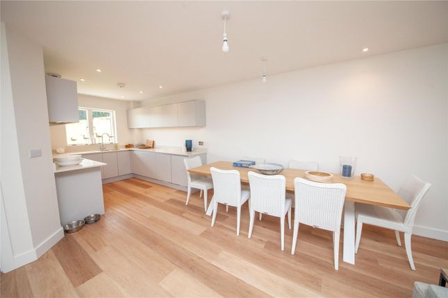 2 Court Terrace, Hillfield Village,, Hillfield, Devon photo 4