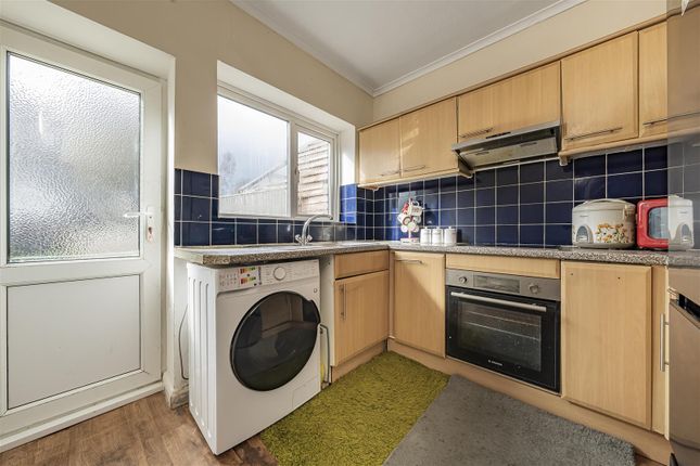 45, Vale Road, Windsor photo 4