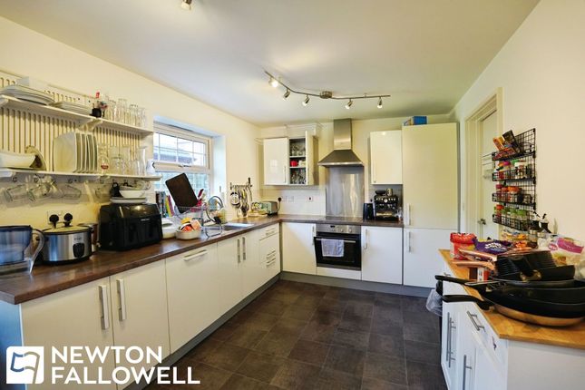 15 Headingley Road, Retford photo 4