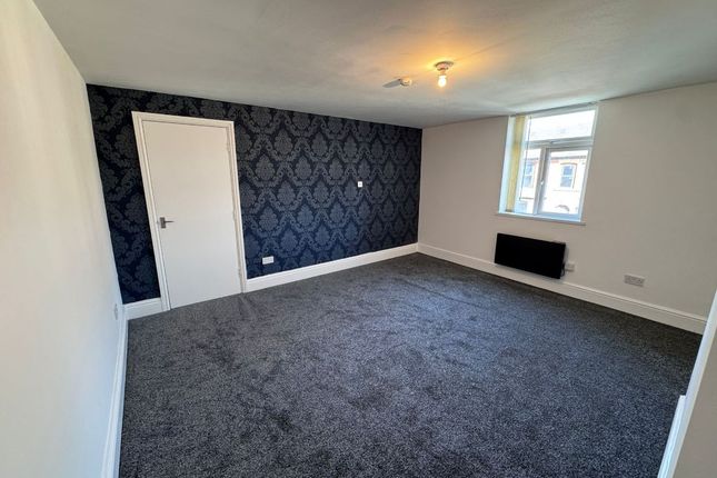 145a Redlam, Blackburn photo 3