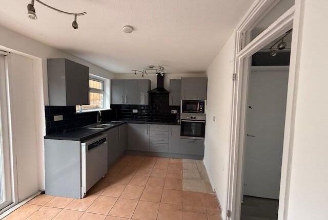 7, PETERBOROUGH photo 2