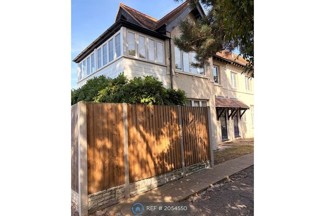 Newtonside, Burfield Road Old Windsor, Windsor photo 2