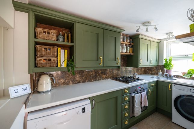 11 Howard Road, Reigate photo 4