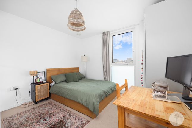 Flat for sale in Saddlers House, Stratford