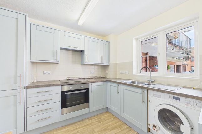 42, Town Bridge Court, Buckinghamshire photo 4
