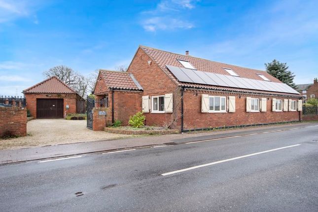 Thumbnail Detached house for sale in Mansfield Road, Morton, Retford