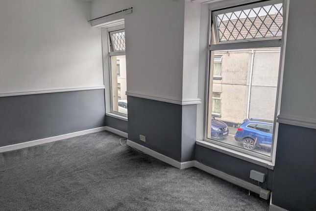 13b Glanmor Road, Llanelli photo 2