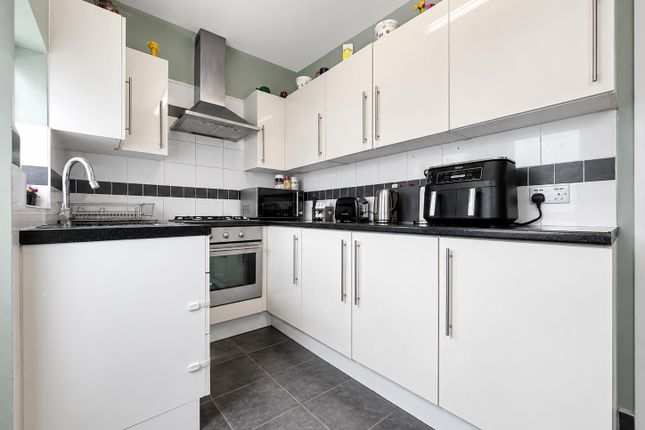 75, Langbrook Road, London photo 3