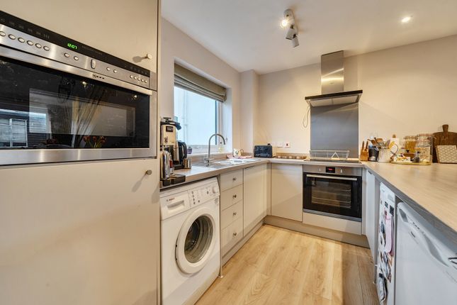 24, Libertus Court, Gloucestershire photo 2