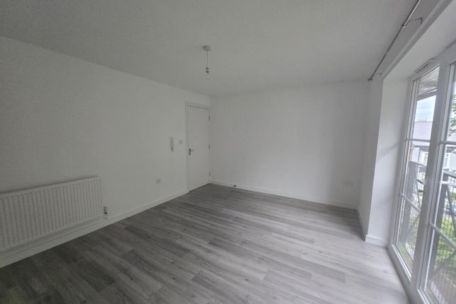 19 The Bridges, Spohr Terrace, South Shields photo 3