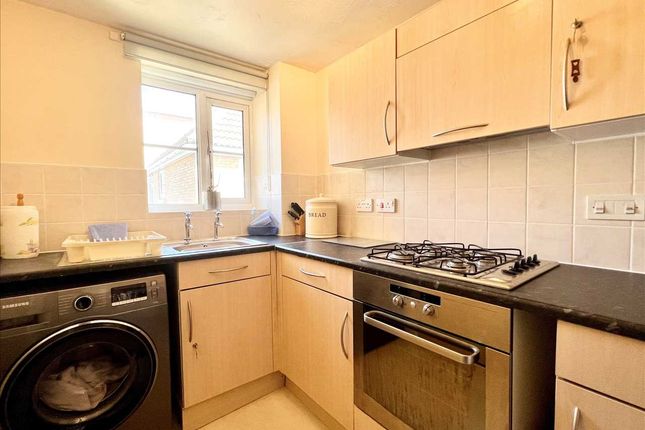 Flat for sale in Collier Way, Southend-On-Sea