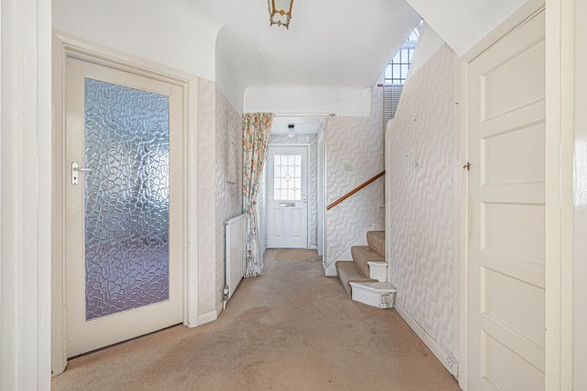 68 Culverhay, Ashtead photo 4