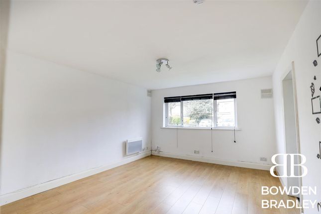 Flat 3, 185 Ashville Road, London photo 4