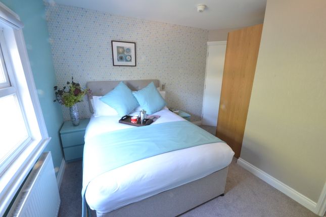 Thumbnail Room to rent in Thames House, Reading, Berkshire