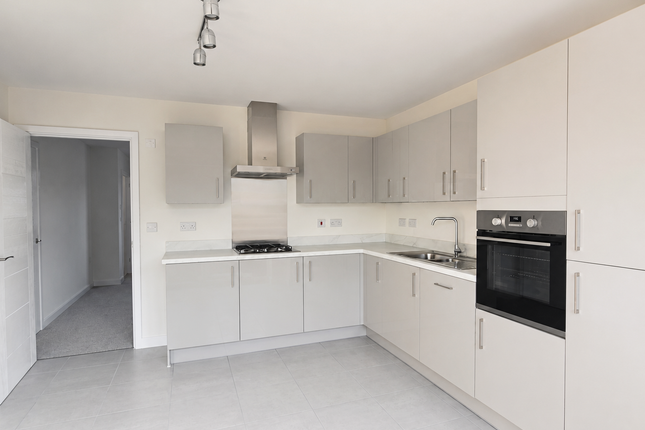 29 Ratcliffe Avenue, Cheadle photo 3