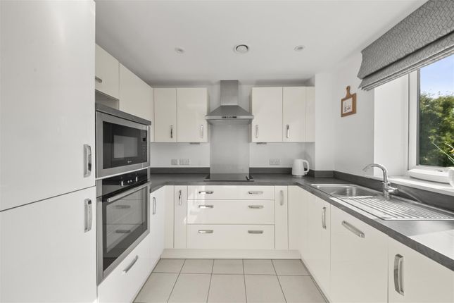Flat 21, 1, Landmark Place, Moorfield Road, Denham photo 4