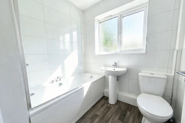 4 Darley Terrace, Barnsley photo 5