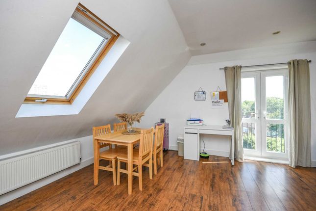 Flat 11 Ardennes House, Victoria Dock Road, London photo 3