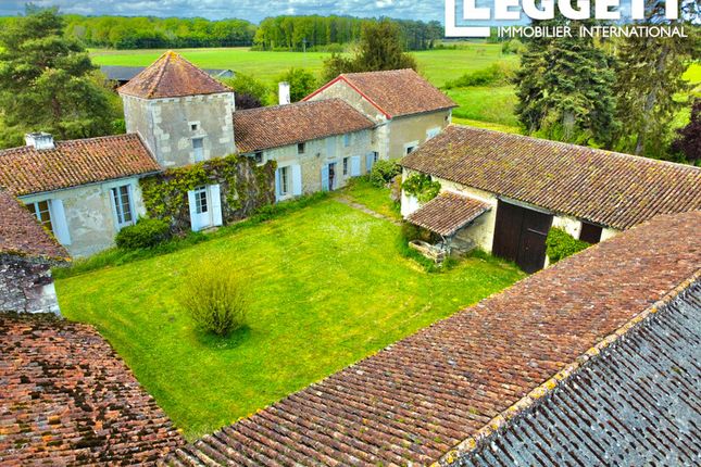 Thumbnail Villa for sale in Monts-Sur-Guesnes, Vienne, Nouvelle-Aquitaine