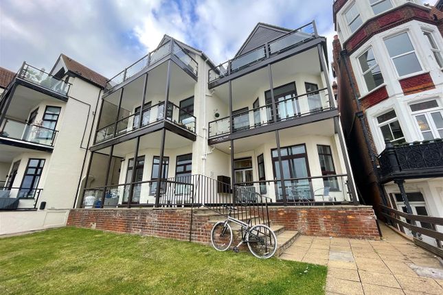 Thumbnail Flat to rent in Mount Liell Court East, The Leas, Westcliff-On-Sea