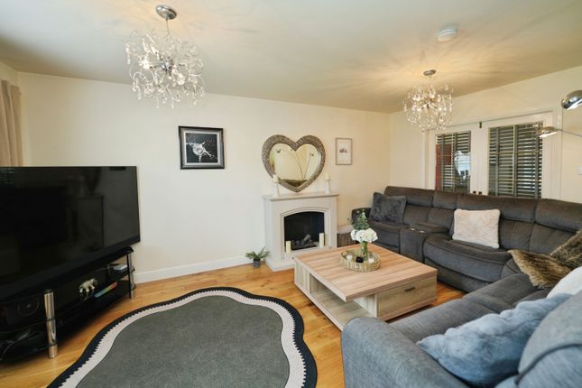 10, Darvel Avenue, Kilmarnock photo 4