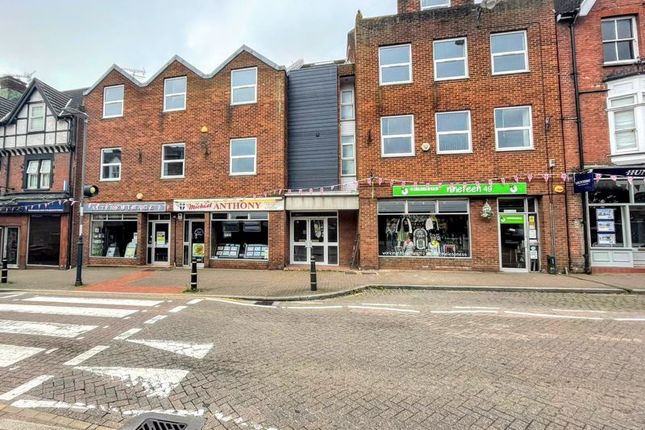 Thumbnail Flat to rent in High Street, Tring