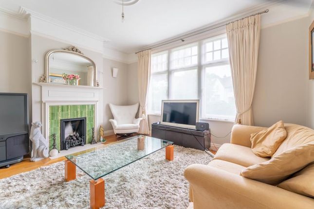 11, Winscombe Crescent, London photo 3