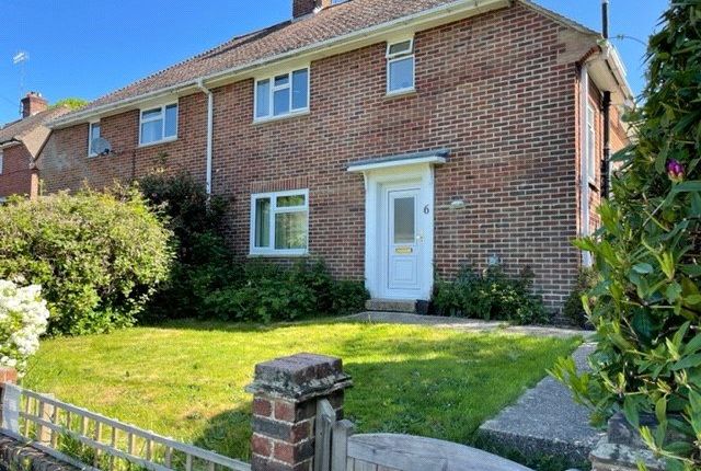 Thumbnail Flat to rent in Blackwell Farm Road, East Grinstead, West Sussex