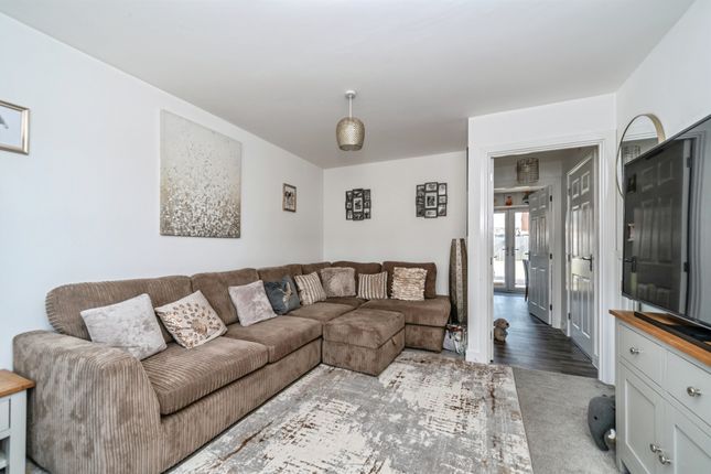 10, Conifer Way, SHEFFORD photo 2