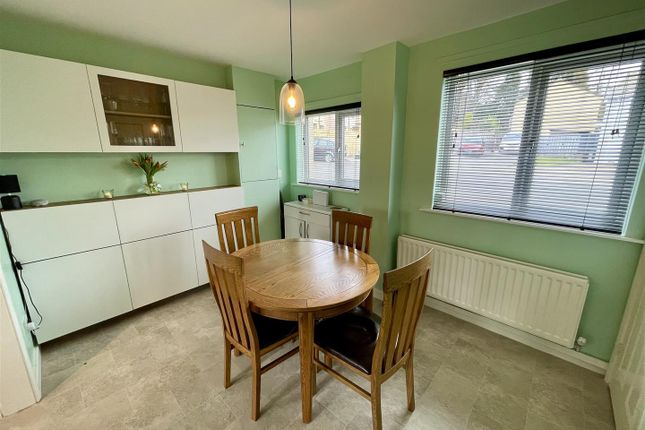 10, St. Hilary Close, Richmond photo 4