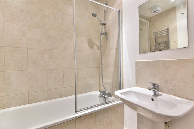 Flat A, Rear Of 33A,, Westow Hill, London photo 4