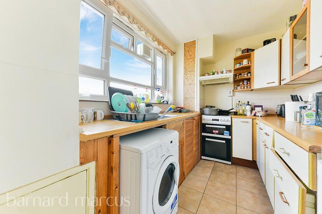 54 Allenswood, Albert Drive, London photo 4