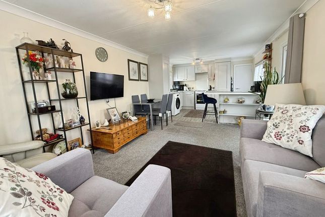 93, Cheveley Park, Grantham photo 3