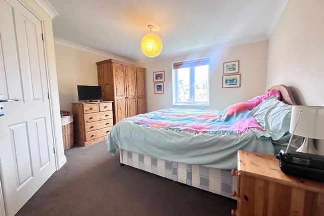 Flat for sale in Passage Close, Weymouth