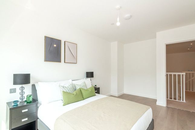 Flat for sale in Colindale Gardens, Colindale
