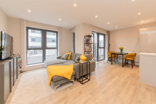 Flat for sale in Nether Street, London