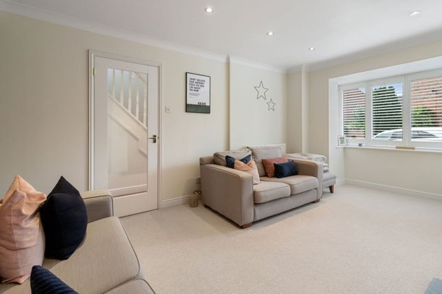 2, Maple Close, Bromyard photo 3