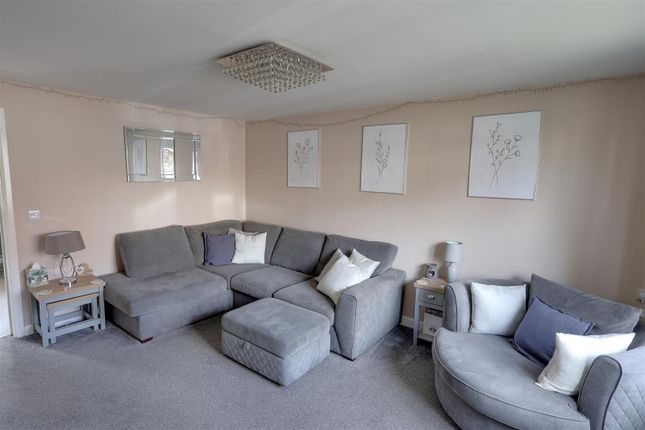 29, Onslow Road, Newent photo 3