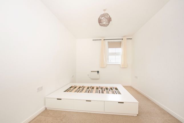 Flat for sale in Holyhead Mews, Cippenham, Slough