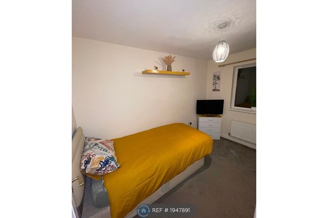 Room to rent in Lychgate Close, Stoke-On-Trent ST4