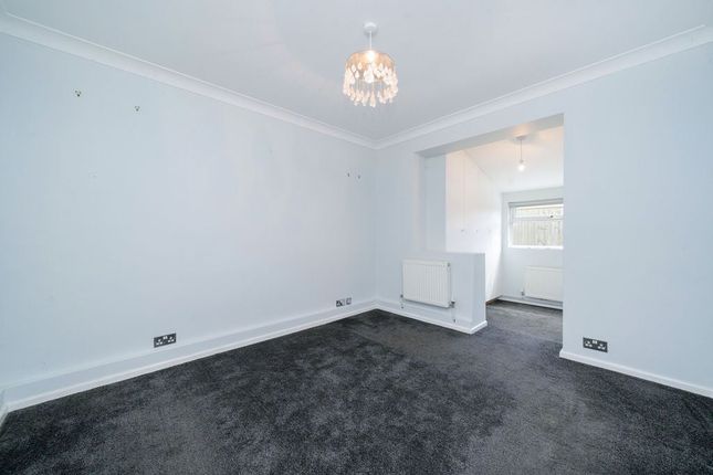 27, Anslow Gardens, Iver photo 4