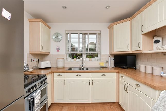 Petrel Close, Herne Bay photo 4