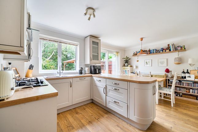 61, Calshot Drive, Chandler's Ford photo 3